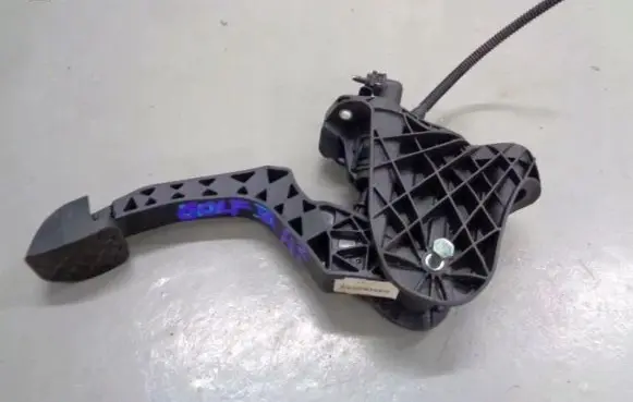 Volkswagen Golf VI Accelerator pedal position sensor 