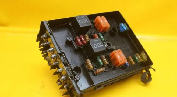 Volkswagen Caddy Fuse module 1K0937125