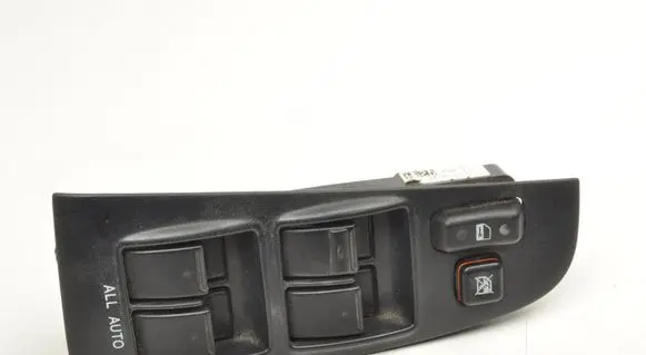 Toyota Avensis T250 Quarter vent window switch 8482005100