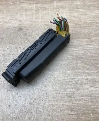 Volkswagen Golf III Plug wire 1H0906403