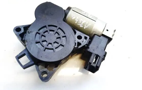 Mazda 3 I Front door window regulator motor g22c5858x cm011750