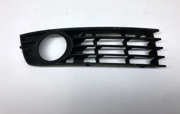 Audi A4 S4 B6 8E 8H Front fog light trim/grill 8E0807682