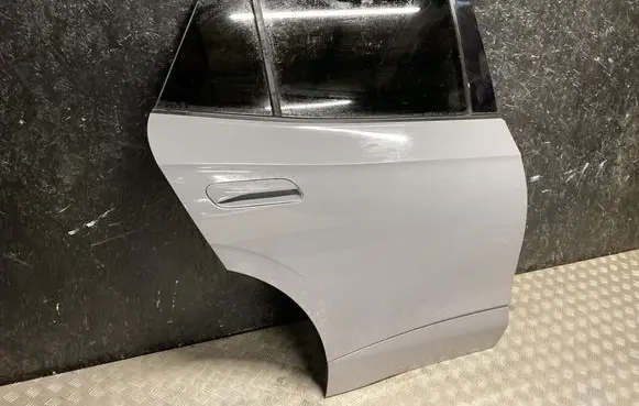 Volkswagen ID.4 Rear door
