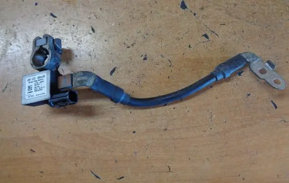 Hyundai i30 Negative earth cable (battery) 37180A6000