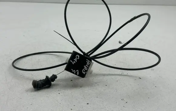 Toyota Auris E180 Engine bonnet (hood) release handle
