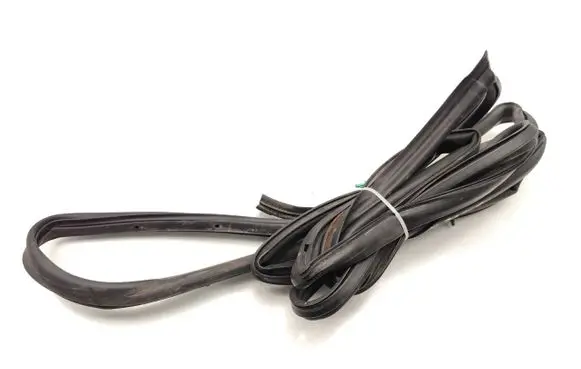 Mercedes-Benz C W203 Front door rubber seal 