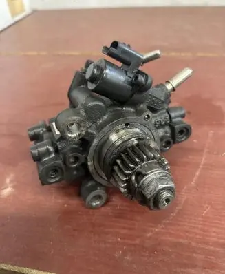 Renault Master III Fuel injection high pressure pump 167001930R A2C97864000 22067000281