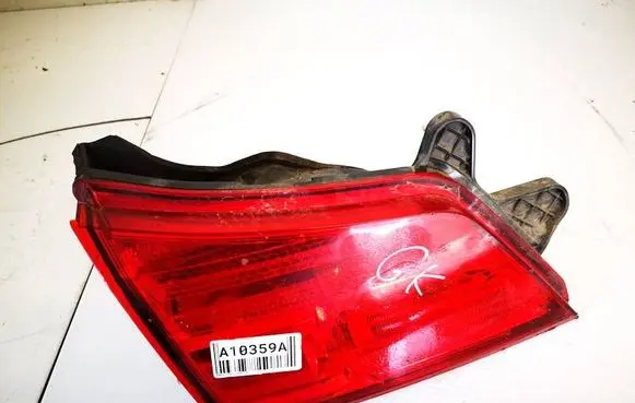 Subaru Legacy Tailgate rear/tail lights 23620073 236-20073