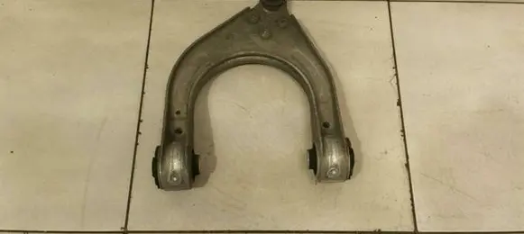 Mercedes-Benz CLS C219 Front upper control arm/wishbone A2113308907