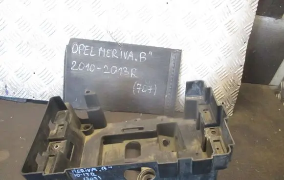 Opel Meriva B Battery box tray 