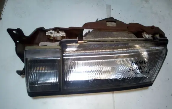 Nissan Sunny Headlight/headlamp