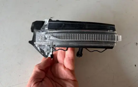 Audi RS Q8 Mirror indicator light 4M8949102 00458Z0100