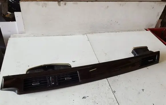 BMW 5 E60 E61 Dash center air vent grill