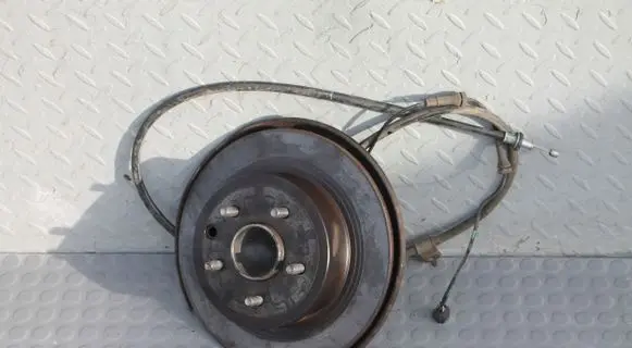 Rear wheel hub