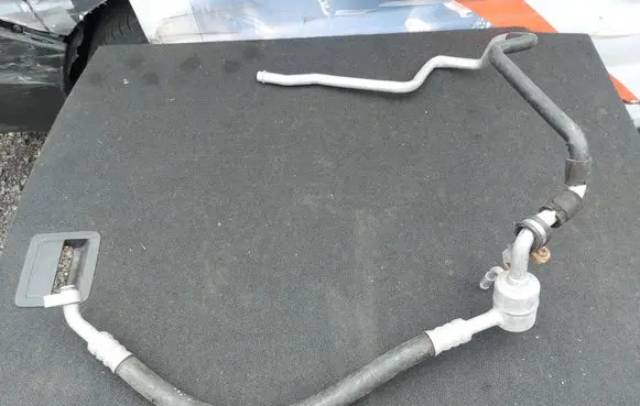 Volkswagen Golf IV Air conditioning (A/C) pipe/hose 1J1820743H