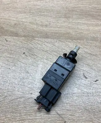 Mercedes-Benz E W211 Brake pedal sensor switch 0015454009