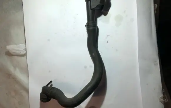 Volkswagen PASSAT B6 Engine coolant pipe/hose 03G121132