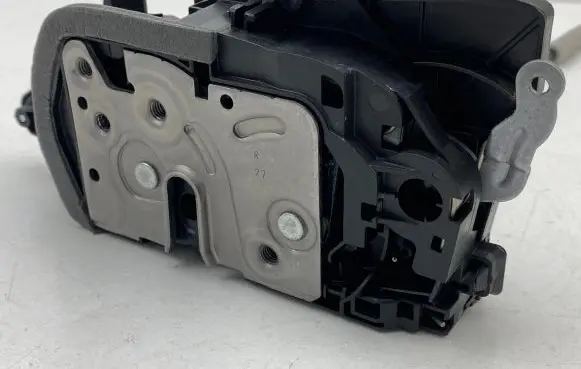 Volvo V90 Cross Country Front door lock 31440998 C57582104
