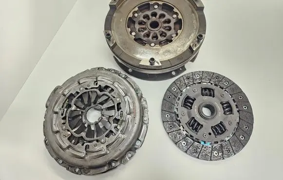 Audi A5 8T 8F Clutch set kit 300095072122333 0B2105266D 123055810