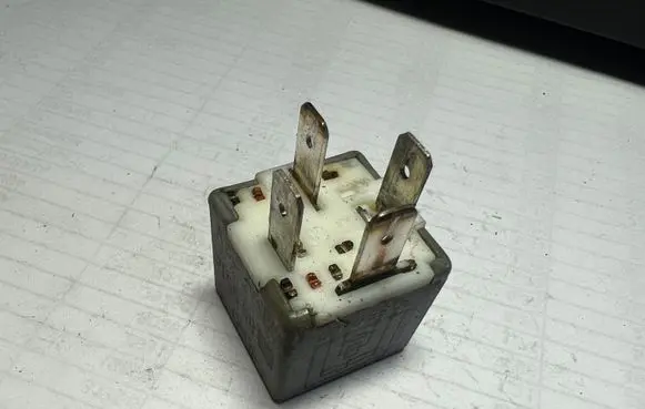Audi A4 S4 B5 8D Other relay 443951253K