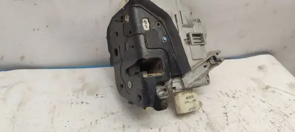Audi A6 S6 C6 4F Front door lock 4F1837015E