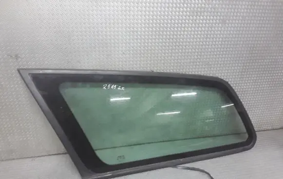 Volvo V50 Rear side window E643R00022