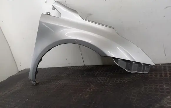 Toyota Avensis T270 Fender 