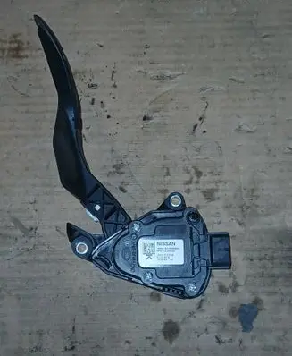 Nissan X-Trail T32 Accelerator throttle pedal 180024Cl0B 6PV31240402
