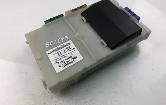 Volvo V70 Fuse box set 30786133AA