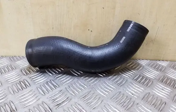 Toyota Avensis T270 Intercooler hose/pipe