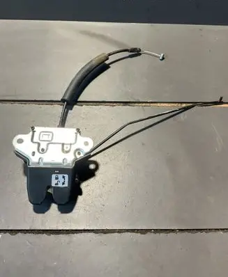 Hyundai Sonata Tailgate lock latch
