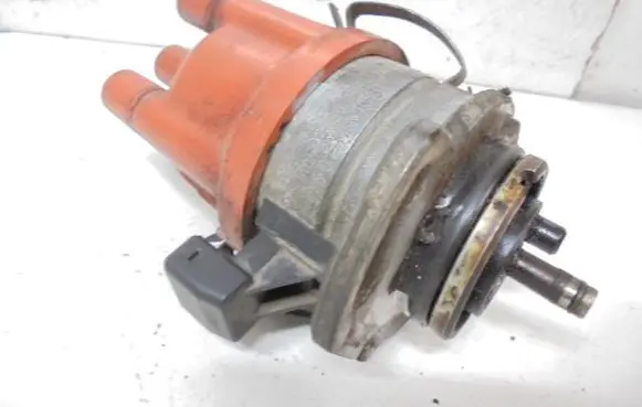 Volkswagen Polo III 6N 6N2 6NF Ignition distributor 0237521061