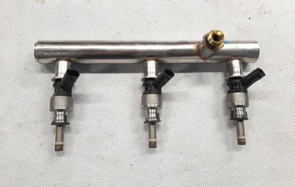 Audi A6 C7 Fuel main line pipe 06E130090T