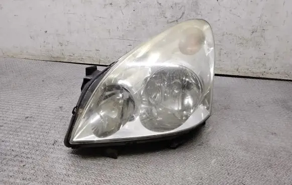 Toyota Corolla Verso AR10 Headlight/headlamp 3124L