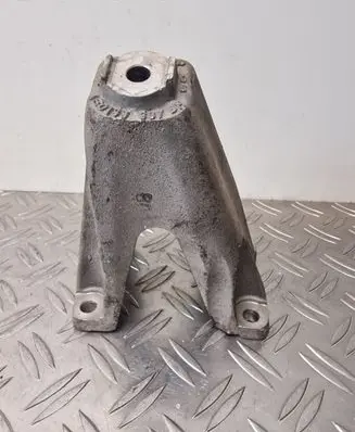 Audi A8 S8 D3 4E Engine mounting bracket 4E0199307BH