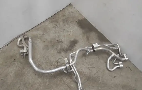 Ford Explorer VI Air conditioning (A/C) pipe/hose L1MH19E881AF