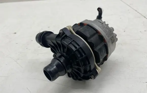 BMW 3 G20 G21 Electric auxiliary coolant/water pump 8686899