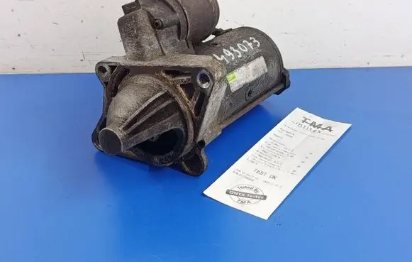 Opel Vivaro Starter motor 8200628430A