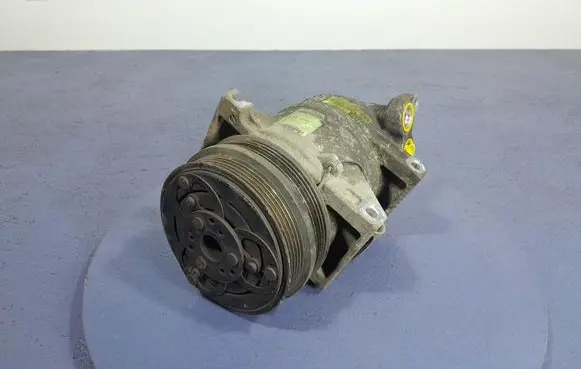 Volvo V50 Air conditioning (A/C) compressor (pump) P30767273