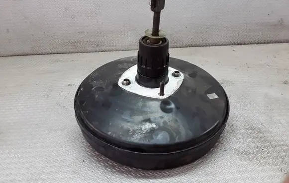 Renault Megane II Brake booster 8200157453