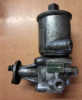 Mercedes-Benz E W124 Power steering pump 2014601780
