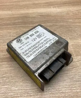 Volkswagen Golf III Airbag control unit/module 1H0959656 5WK4076 USED