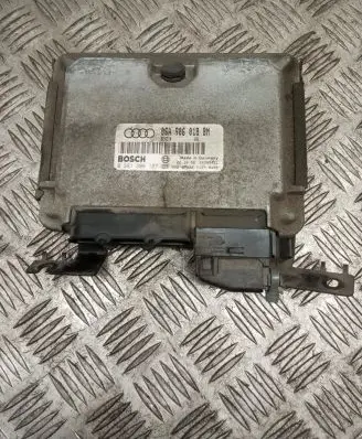 Audi A3 S3 8L Engine control unit/module 06A906018BM 0261206127
