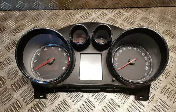Opel Insignia A Speedometer (instrument cluster) 12844139