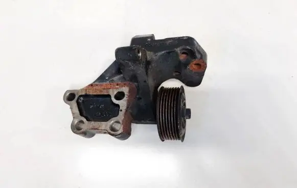Toyota Avensis T270 Engine mounting bracket 123150R020 12315-0R020