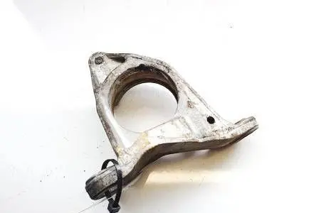 Nissan NV200 Engine mounting bracket
