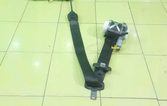 Alfa Romeo Giulietta Front seatbelt 01560913960 BEZPIECZENSTWA