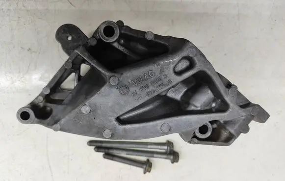 Volkswagen Crafter Engine mounting bracket 04L199207G