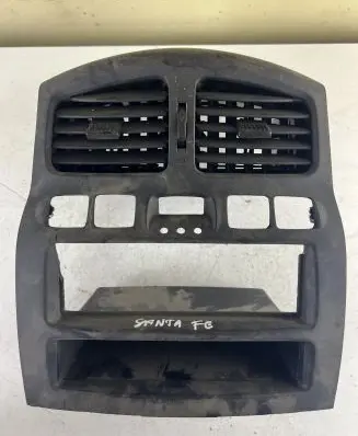 Hyundai Santa Fe Dash center air vent grill 8477126620 9742026500