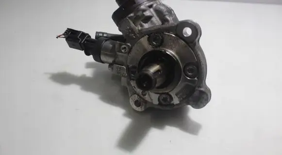 BMW 1 E81 E87 Fuel injection high pressure pump 0445010506